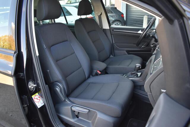 Volkswagen GOLF SPORTSVAN 1.5 TSI ACT R Line ACC Lane Camera Led Xenon