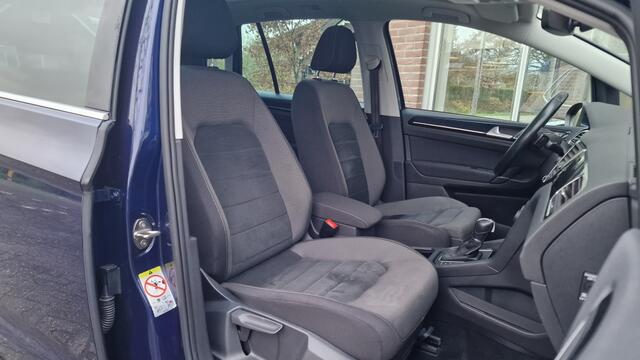 Volkswagen GOLF SPORTSVAN 1.5 TSI ACT Highline, Schuif kanteldak, Stoelverwarming, Trekhaa