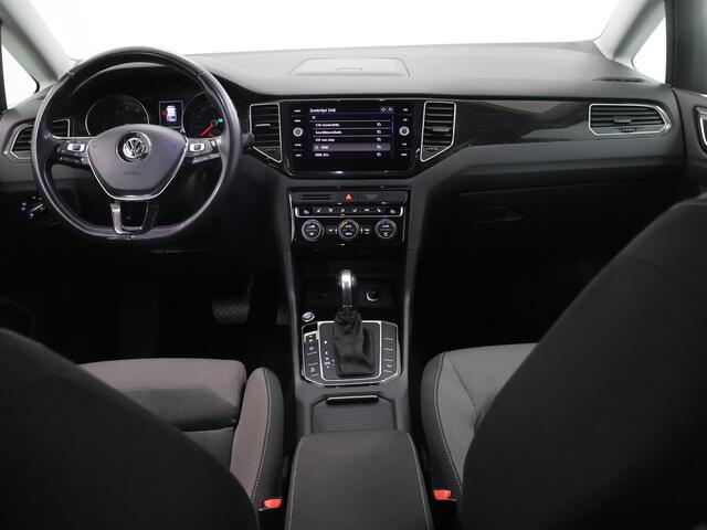 Volkswagen GOLF SPORTSVAN 1.5 TSI ACT Highline Edition | Trekhaak | Panoramadak | ERGO Stoelen | LED | Navigatie | Climate Control | Camera | DAB | Apple Carplay/ Android Auto | Stoelverwarming | Adaptieve Cruise Control |