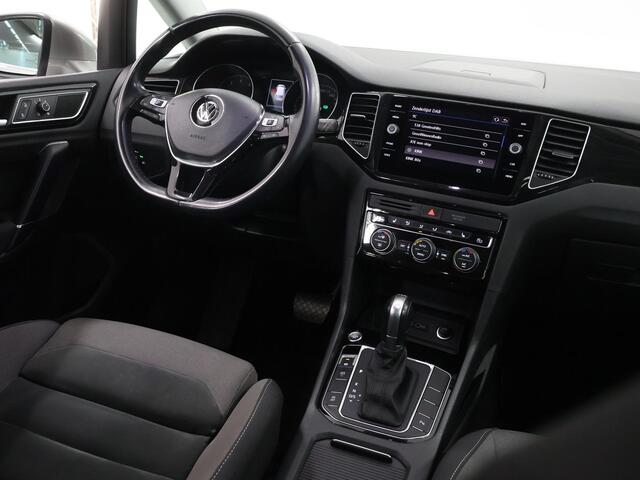 Volkswagen GOLF SPORTSVAN 1.5 TSI ACT Highline Edition | Trekhaak | Panoramadak | ERGO Stoelen | LED | Navigatie | Climate Control | Camera | DAB | Apple Carplay/ Android Auto | Stoelverwarming | Adaptieve Cruise Control |