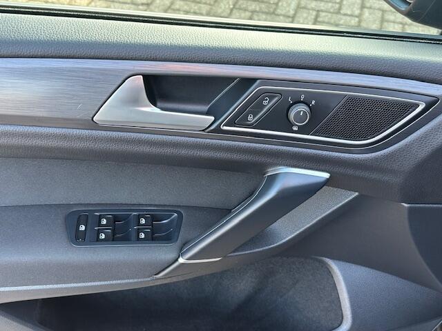 Volkswagen GOLF SPORTSVAN 1.5 TSI ACT Highline Edition