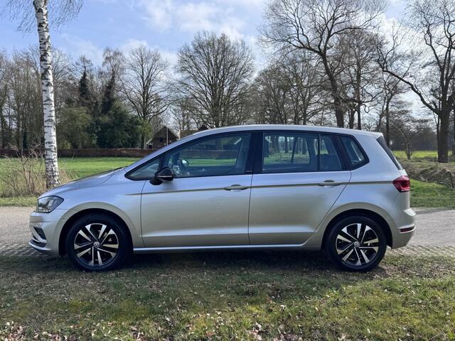 Volkswagen GOLF SPORTSVAN 1.0TSI HIGHLINE / CLIMA / CRUISE / TREKHAAK / 82DKM / RIJKLAAR