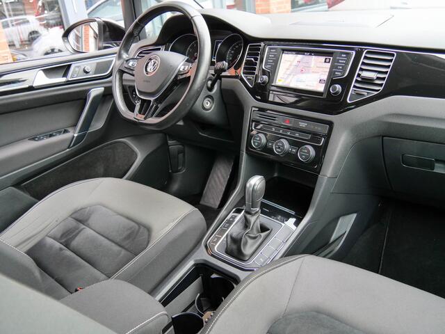 Volkswagen GOLF SPORTSVAN 1.2 TSI 111PK Automaat Highline | TREKHAAK | CAMERA | CARPLAY |