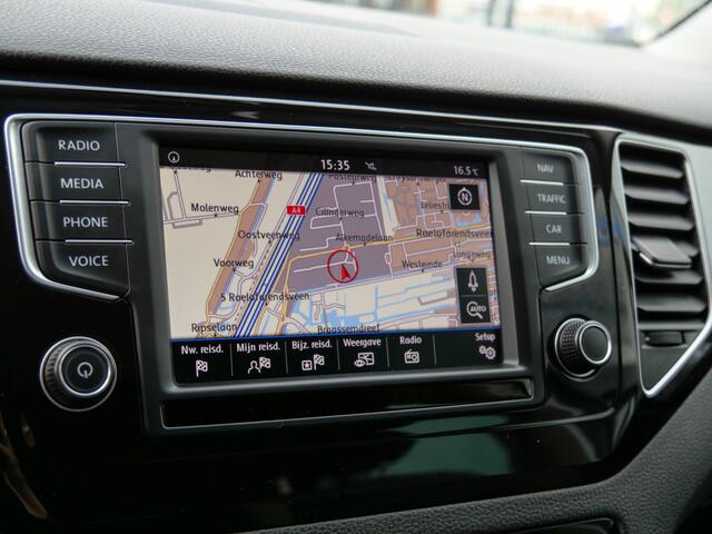 Volkswagen GOLF SPORTSVAN 1.2 TSI 111PK Automaat Highline | TREKHAAK | CAMERA | CARPLAY |