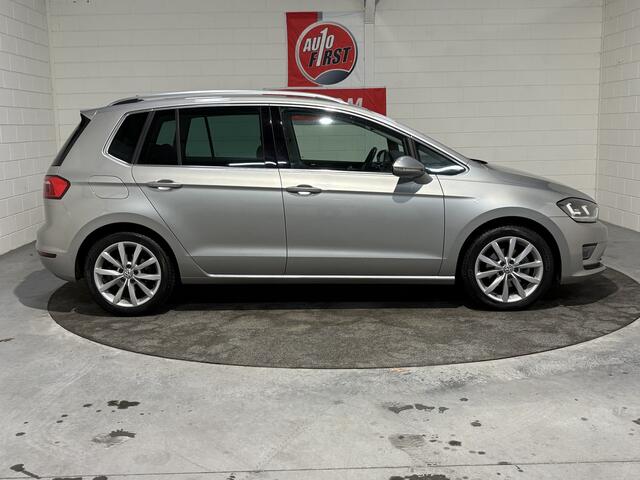 Volkswagen GOLF SPORTSVAN 1.4 TSI Highline, Clima, Cruise, Navigatie, Panoramadak, Trekhaak, Isofix, 17 inch All season, Parkeersensoren voor en achter, Blue tooth