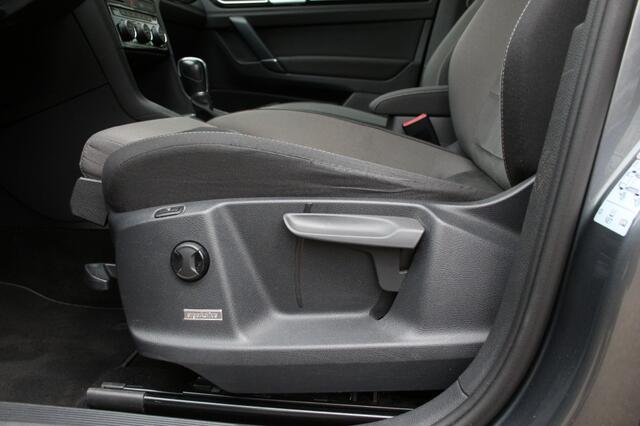 Volkswagen GOLF SPORTSVAN 1.5 TSI ACT Highline, Navi, Cruise, Camera, Trekhaak, Stoelverw.