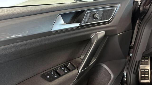 Volkswagen GOLF SPORTSVAN 1.2 TSI Connected Series | Trekhaak