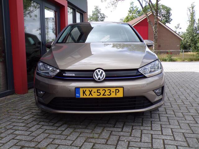 Volkswagen GOLF SPORTSVAN 1.0 TSI Connected Series Trekhaak ECC Cruise Carplay Navi