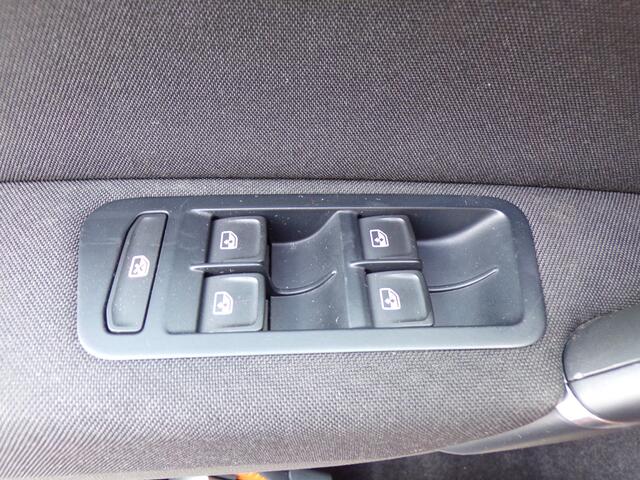 Volkswagen GOLF SPORTSVAN 1.0 TSI Connected Series Trekhaak ECC Cruise Carplay Navi