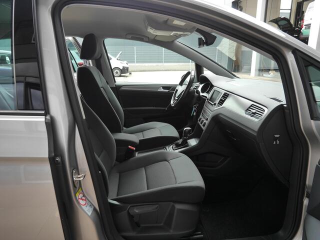 Volkswagen GOLF SPORTSVAN 1.0 TSI Comfortline | Automaat | Trekhaak | Lichtmetalen velgen | Navigatie