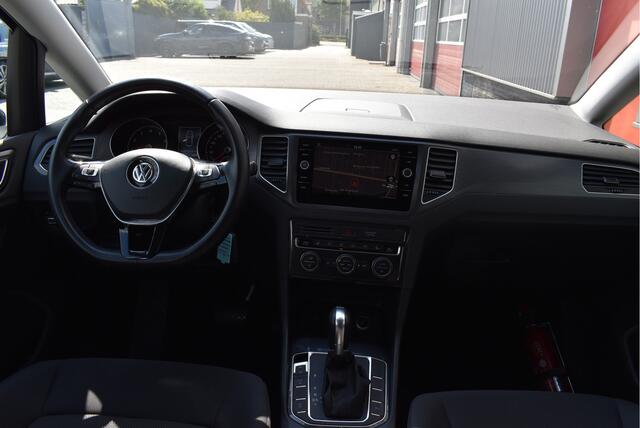 Volkswagen GOLF SPORTSVAN 1.5 TSI ACT Comfortline 130pk Camera, Adaptive cruise, Wegkl. trekhaak, Stoelverwarming, Navi