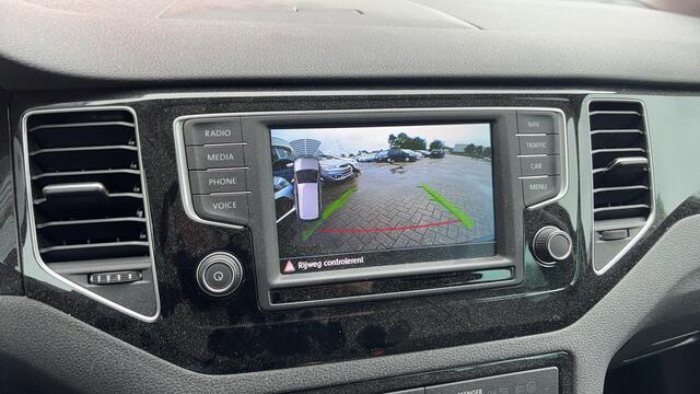 Volkswagen GOLF SPORTSVAN 1.2 TSI Highline AUTOMAAT / 1STE EIG / CAMERA / CARPLAY / NAVI / CLIMA / PDC / BLUETOOTH / ACC / NL-AUTO
