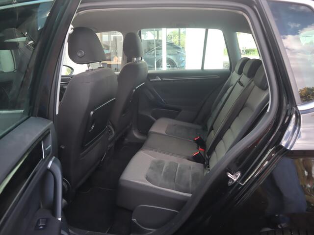 Volkswagen GOLF SPORTSVAN 1.5 TSI ACT Highline Edition / Elektrisch wegklapbare trekhaak / DSG / Adaptieve Cruise