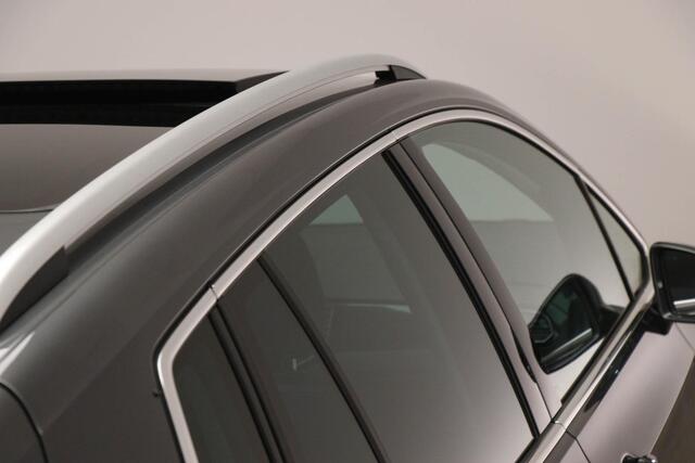 Volkswagen GOLF SPORTSVAN 1.5 TSI ACT Highline Edition | PANORAMADAK | DRAADLOZE LADER | TREKHAAK | 18"