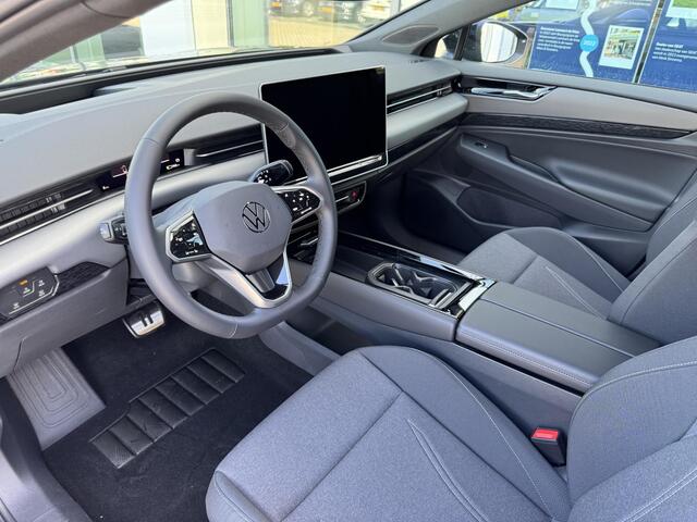 Volkswagen ID ID.7 Tourer Limited Edition 77 kWh accu 286 pk | Head-Up Display | Sfeerverlichting | Stoelverwarming | Trekhaak | Camera | 20" Velgen |