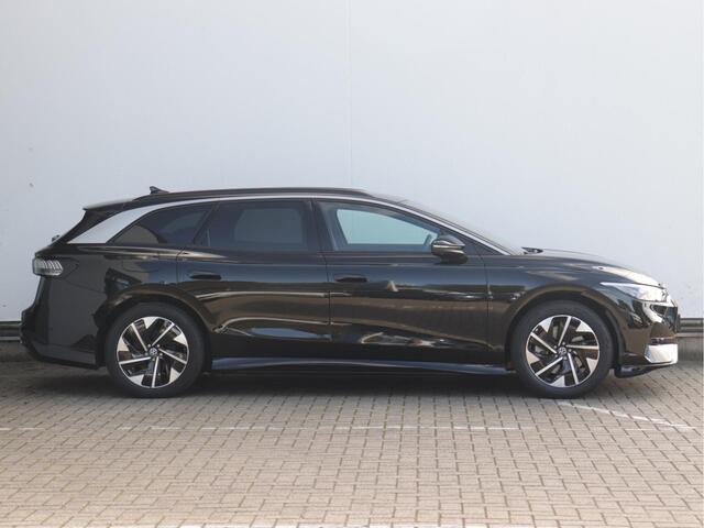Volkswagen ID ID.7 Pro Business 77 kWh accu, 210 kW / 286 pk Variant | Trekhaak | Navigatie | 360-Camera | Stoel- en Stuurverwarming | Massagefunctie |
