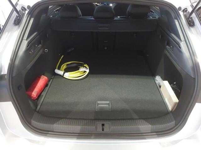 Volkswagen ID ID.7 Limited Edition 77 kWh accu. 286 pk · Trekhaak, elektrisch inklapbaar ·