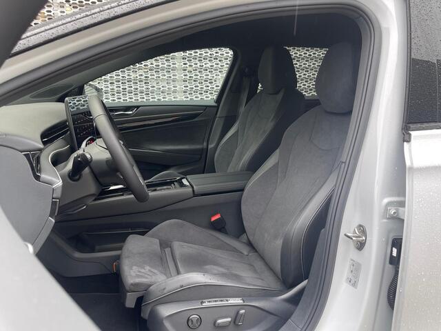 Volkswagen ID ID.7 Tourer 286PK Pro Business 77 kWh / Black Style / head-Up Display / Massage Stoelen / Matrix-Led Koplampen / 19'' LMV / VW