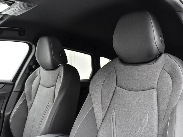 Volkswagen ID ID.7 Limited Edition 77 kWh accu 286 PK · Achteruitrijcamera · sfeerverlichting · Stuurwiel multifunctioneel ·