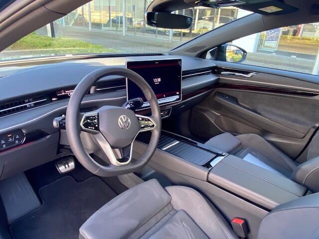 Volkswagen ID ID.7 Tourer Pro Limited Edition 77 kWh / Panoramadak / Trekhaak / Carplay / Navi