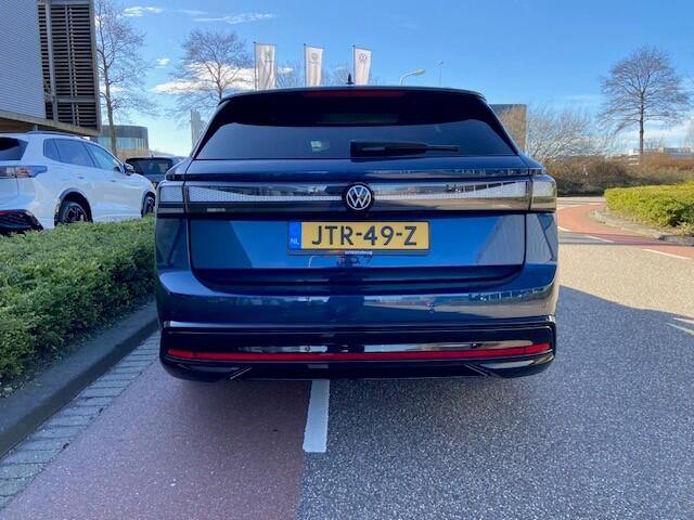 Volkswagen ID ID.7 Tourer Pro Limited Edition 77 kWh / Panoramadak / Trekhaak / Carplay / Navi