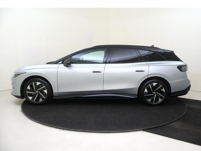 Volkswagen ID ID.7 Tourer Pro Limited Edition | Achterbank in ongelijke delen neerklapbaar incl. middenarmsteun en doorlaadmogelijkheid | Afstandscontrolesysteem (Front Assist), met voetgangers- en fietsersherkenning | Airconditioning automatisch, 2-zone (Climatronic)