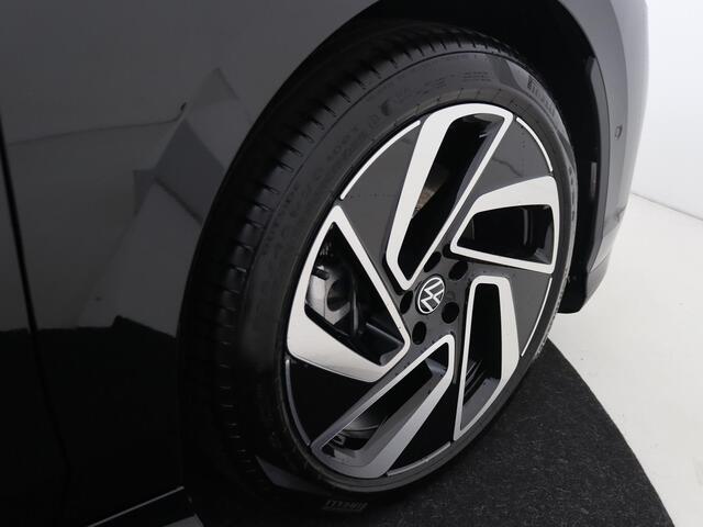 Volkswagen ID ID.7 Tourer Pro 77 kWh | Harmann\Kardon | 360 camera | Head-op display | Parkeerassistent | Stoelverwarming voor en achter | LED matrix verlichting | Warmtepomp | Elektrisch verstelbare voorstoelen met geheugen |