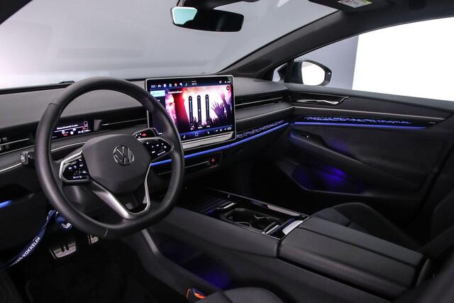 Volkswagen ID ID.7 Pro Business 286pk Automaat Trekhaak, Adaptive cruise control, 360 camera, Elektrische achterklep, Achteruitrijcamera, LED matrix koplampen