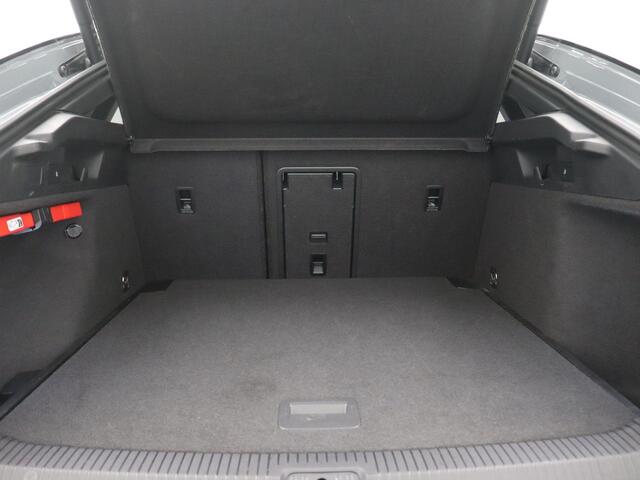 Volkswagen ID ID.7 Pro Business 77 kWh 286PK Aut. SOH 100%, 360gr. Camera, Head-Up Display, Warmtepomp, 20" LM Velgen, Keyless, Side Assist, Memorystoel