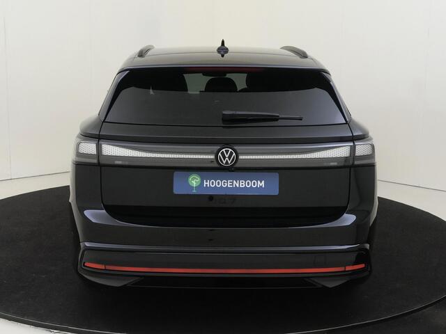 Volkswagen ID ID.7 Tourer Pro Limited Edition | Achterbank in ongelijke delen neerklapbaar incl. middenarmsteun en doorlaadmogelijkheid | Afstandscontrolesysteem (Front Assist), met voetgangers- en fietsersherkenning | Airconditioning automatisch, 2-zone (Climatronic)