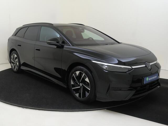 Volkswagen ID ID.7 Tourer Pro Limited Edition | Achterbank in ongelijke delen neerklapbaar incl. middenarmsteun en doorlaadmogelijkheid | Afstandscontrolesysteem (Front Assist), met voetgangers- en fietsersherkenning | Airconditioning automatisch, 2-zone (Climatronic)
