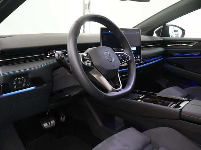Volkswagen ID ID.7 Pro Business 77 kWh | SOH 96% | Warmtepomp | Panoramadak | Head Up | Stoelverwarming | Parkeercamera 360° | Cruise Control Adaptief | 20" Lichtmetalen Velgen | Elektr. verstelb. bestuurdersstoel met geheugen |