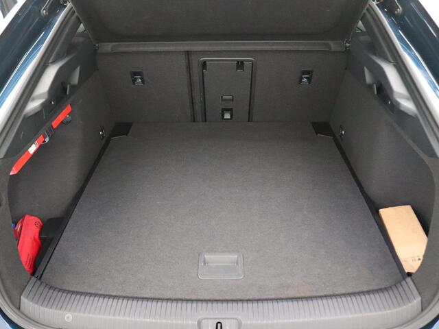 Volkswagen ID ID.7 Pro Business 77 kWh 286PK Aut. SOH 100%, Panoramadak, Head-Up Display, Warmtepomp, 20" LM velgen, 360gr. Camera, Stoelventilatie, Memorystoelen, Matrix LED-Verlichting, DCC