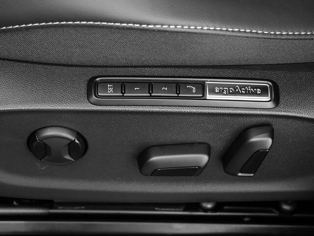Volkswagen ID ID.7 Pro Limited Edition 77 kWh accu 286 pk · Trekhaak inklapbaar, met elektrische ontgrendeling · Voorraad OUTLET · Prijs is inclusief inruilpremie ·