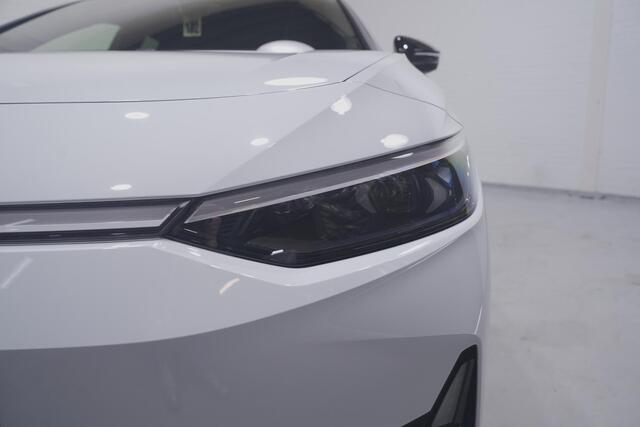 Volkswagen ID ID.7 GTX 250 kW 4Motion SOH 97% Head-Up Display Navi Apple Carplay Achteruitrijcamera 20"-lmv Stoelen V+A Verwarmd Stuurverwarming Elek. Trekhaak