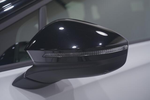 Volkswagen ID ID.7 GTX 250 kW 4Motion SOH 97% Head-Up Display Navi Apple Carplay Achteruitrijcamera 20"-lmv Stoelen V+A Verwarmd Stuurverwarming Elek. Trekhaak