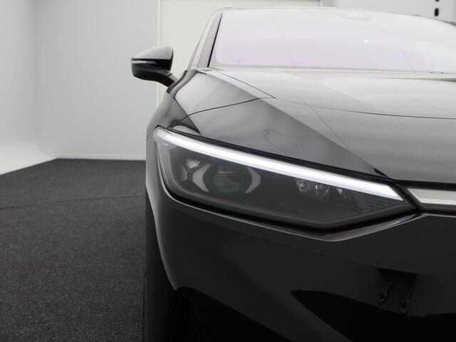 Volkswagen ID ID.7 Tourer Pro Limited Edition 77 kWh | Trekhaak | Adaptief onderstel | Panoramadak | Harman/Kardon | Head Up Display | Stoelkoeling |