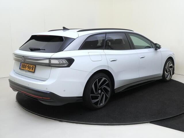 Volkswagen ID ID.7 Tourer Pro Business 77 kWh First Edition uitvoering | adaptief onderstel | trekhaak | Harman Kardon