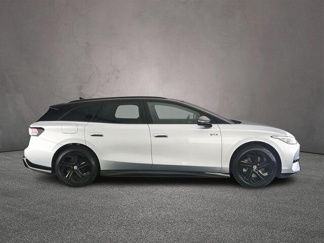 Volkswagen ID ID.7 Tourer GTX Limited Edition 86 kWh 340pk Automaat, Trekhaak, Panoramadak, 360 camera, Elektrische achterklep, Stoelverwarming, Stuurverwarming, Dodehoeksensoren, Navigatie, App-connect, Matrix LED koplampen