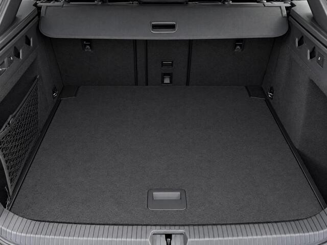Volkswagen ID ID.7 Tourer Pro Business 77 kWh / 286pk Stuur- & Stoelverwarming · 360 Camera · Trekhaak · IQ.LIGHT · Head-Up Display