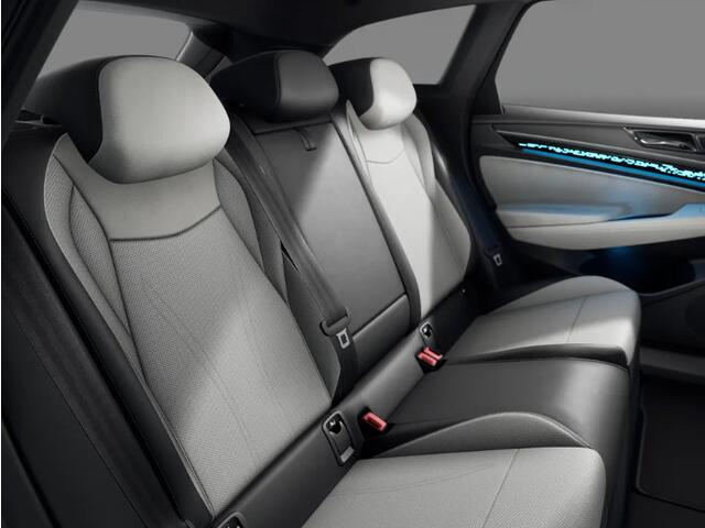 Volkswagen ID ID.7 Limited Edition Plus 86 kWh accu, 286 PK · Achteruitrijcamera · Draadloze telefoonlader · Interieur Style Pakket Plus · Trekhaak inklapbaar, met elektrische ontgrendeling