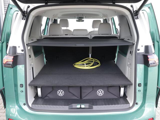 Volkswagen ID. Buzz 1st Max 77kWh | NL-auto | Trekhaak | Elektrische deuren | 360° camera |