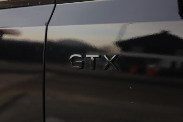 Volkswagen ID. Buzz GTX 86 kWh LWB 7p. 340PK / 250kW 4-motion, LED Matrix (IQ.Lights), warmtepomp, design pakket plus (panoramadak), assistance pakket plus (alarm, keyless start & entry, dodehoekdetectie (side assist), cruise control adaptief (acc) met Stop&Go en stuurhulp, 