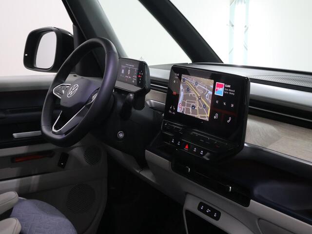 Volkswagen ID. Buzz Pro Advantage 77 kWh | SOH 96% | Elektrisch verstelbare Comfortstoelen | Navigatie | Camera | DAB | Stoelverwarming | DAB | Apple CarPlay/Android Auto | Elektrische schuifdeuren | Trekhaak | 5 Persoons | Ele. kofferdeksel |