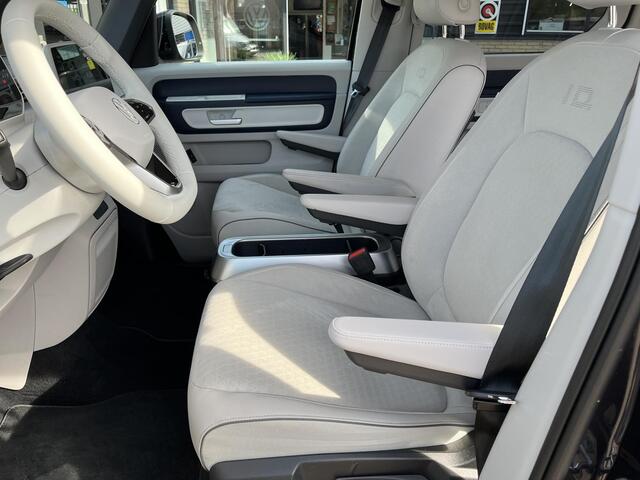 Volkswagen ID. Buzz Pro 77kWh grote accu, zeer luxe uitgevoerd, deels leer, uniek kleuren combinatie binnen met buiten.