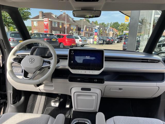 Volkswagen ID. Buzz Pro 77kWh grote accu, zeer luxe uitgevoerd, deels leer, uniek kleuren combinatie binnen met buiten.
