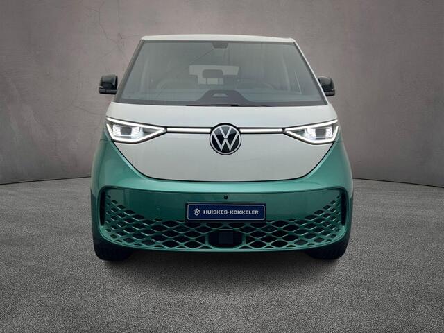 Volkswagen ID. Buzz Pro Bulli 286pk 86 kWh LWB | ¤2.500,= INRUILPREMIE BESCHIKBAAR | 7-zits | LED Matrix koplampen | Trekhaak | Elek. achterklep | Assistance Pakket Plus | Netto-ACTIEprijs; RIJKLAAR INCL. BTW/BPM, (bij koop of lease via HK) |