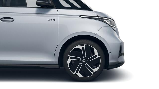 Volkswagen ID. Buzz GTX Limited Edition 4MOTION 86 kWh LWB 7p. | incl btw | Trekhaak | Led Matrix | 21" lichtmetaal
