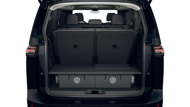 Volkswagen ID. Buzz Pro Limited Edition Plus 286pk 86 kWh LWB 7p. | Trekhaak | Open & close pakket | Comfortpakket "plus" | Design pakket | 7-zits pakket | Netto-ACTIEprijs; RIJKLAAR INCL. BTW/BPM, INRUILPREMIE (bij koop of lease via HK) |