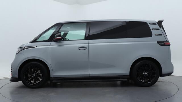 Volkswagen ID. Buzz Cargo Bulli edition 79 kWh Red Line Speciale Red Line uitvoering.